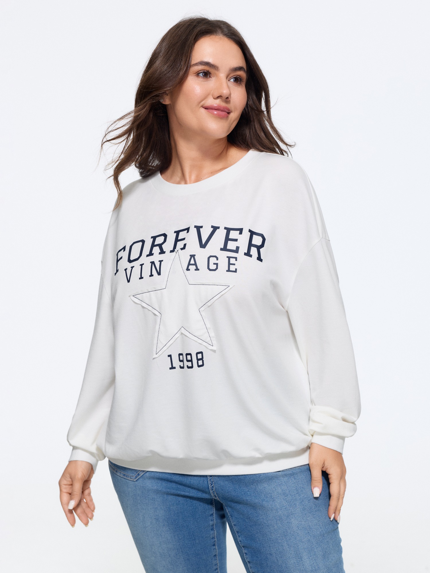 BloomChic Women's Plus Size Vintage Star Patch Letter Print Sweatshirt Originalwhite Typography Everyday-Casual Round Neck 10/M