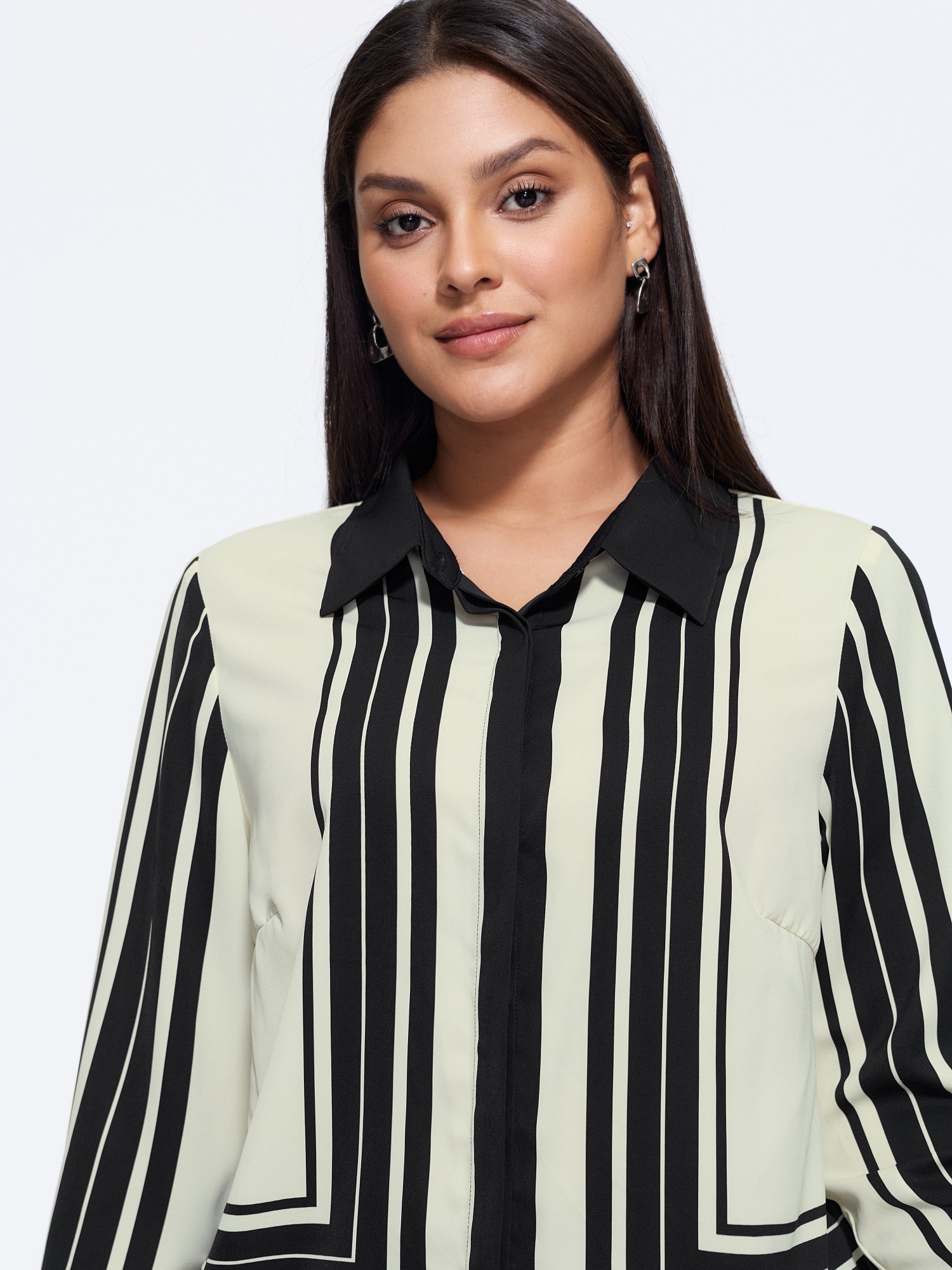 BloomChic Women's Plus Size Geometric Striped Button‑Down Blouse Black Stripes Office Long Sleeve Collared Neck 18-20/2X