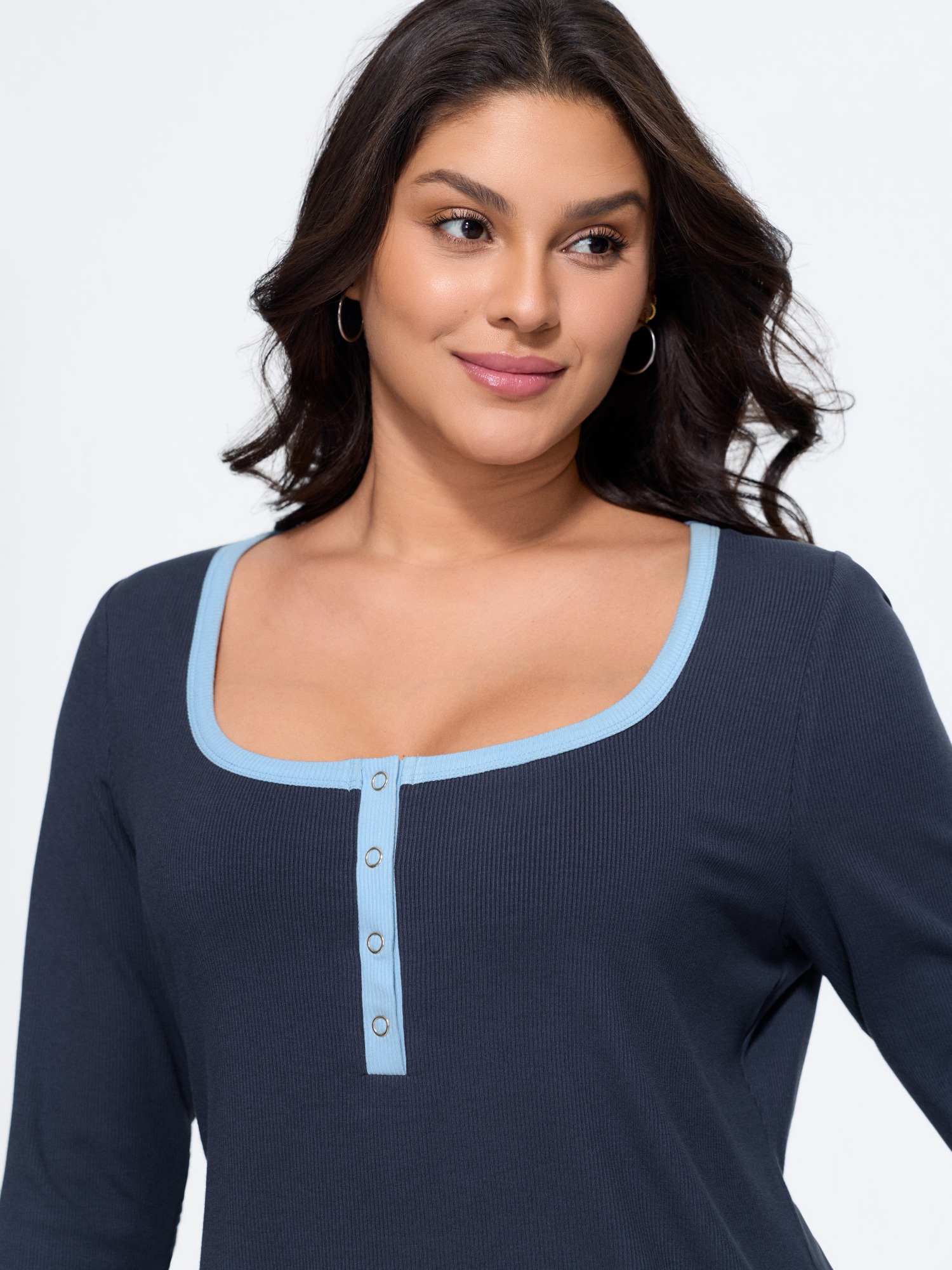 BloomChic Women's Plus Size Supersoft Square Neck Contrast Trim T‑Shirt Indigo Solid Everyday-Casual Long Sleeve U-Neck 26/4X