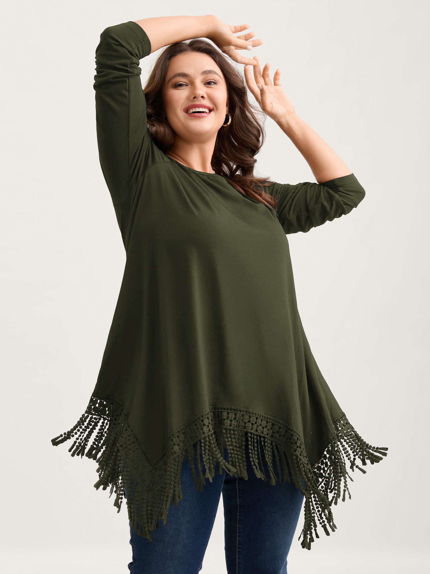 BloomChic Women's Plus Size Solid Tassels Trim Pocket Asymmetrical Hem T-shirt Black Forest Long Sleeve Everyday-Casual Round Neck 10/M