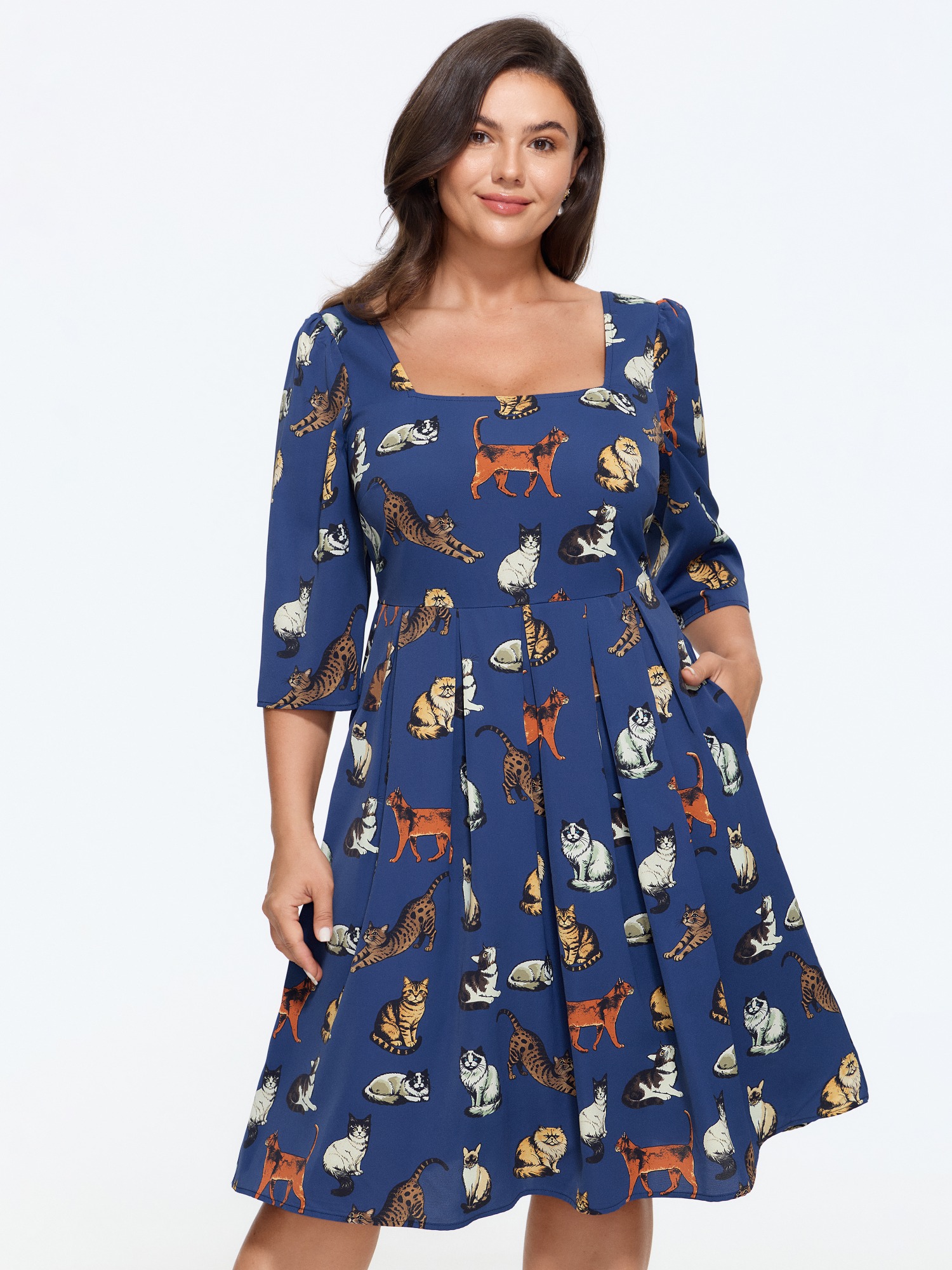 BloomChic Women's Plus Size Animal Print Square Neck Pleated Mini Dress DarkBlue Animal Motif Mini Elegant Smocked 30/6X