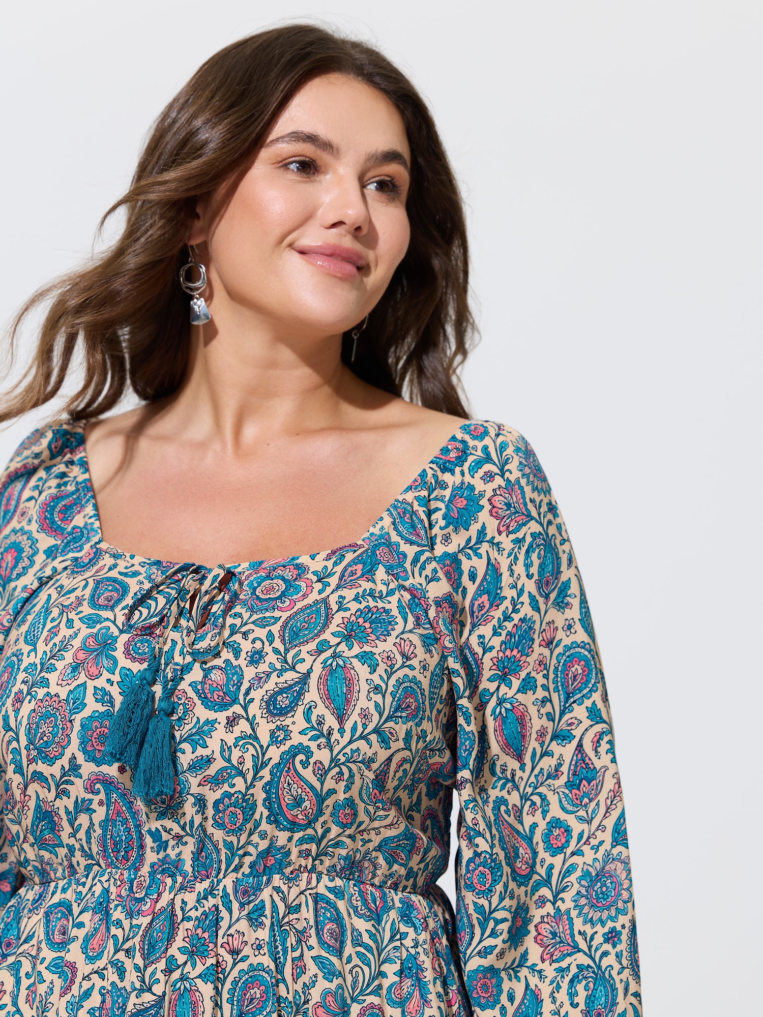 BloomChic Women's Plus Size Boho Floral Print Tassel Drawstring Tiered Maxi Dress Cerulean Vacation Maxi Lace-Up Square Neck 10/M