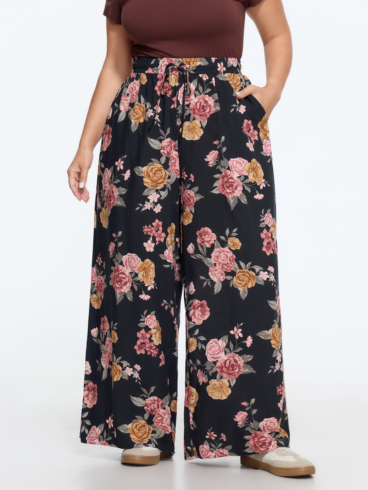BloomChic Women's Plus Size Floral Print Drawstring Waist Wide‑Leg Pants BlackFlower Floral Wide leg Mid Rise Everyday-Casual 10/M