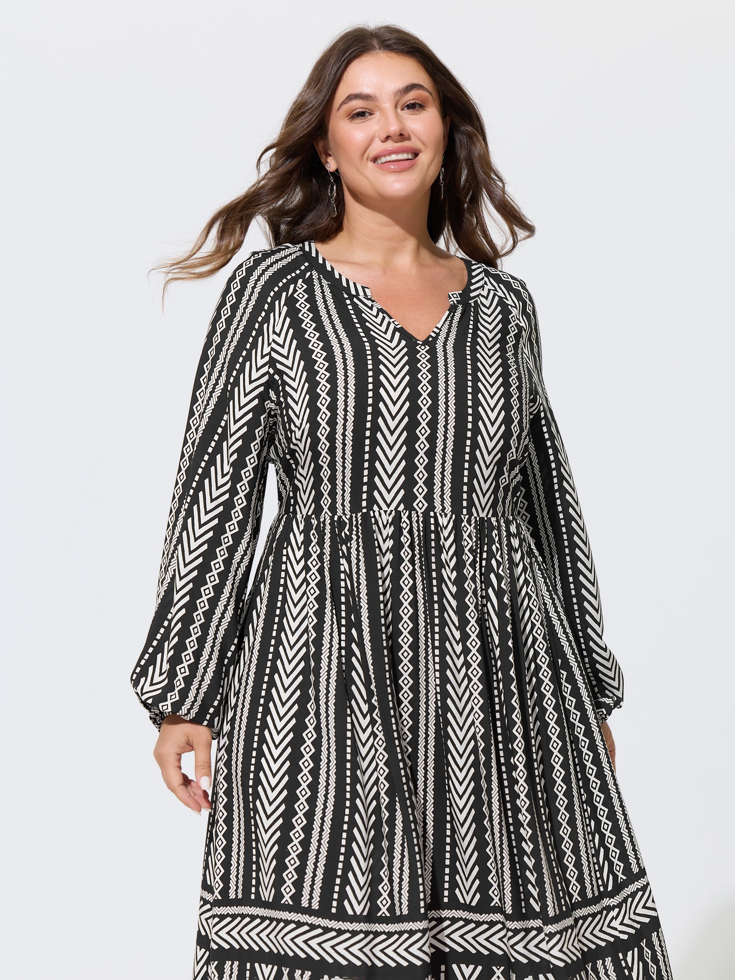 BloomChic Women's Plus Size Boho Geometric Print Pocket Maxi Dress Black Chevron Midi Vacation Smocked 10/M