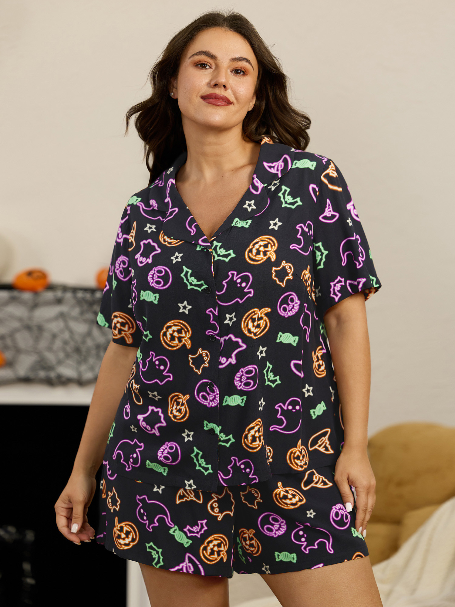 BloomChic Women's Plus Size Supersoft Neon Ghost Pumpkin Print Lounge Top Black Short sleeve Notched Lapel 28/5X
