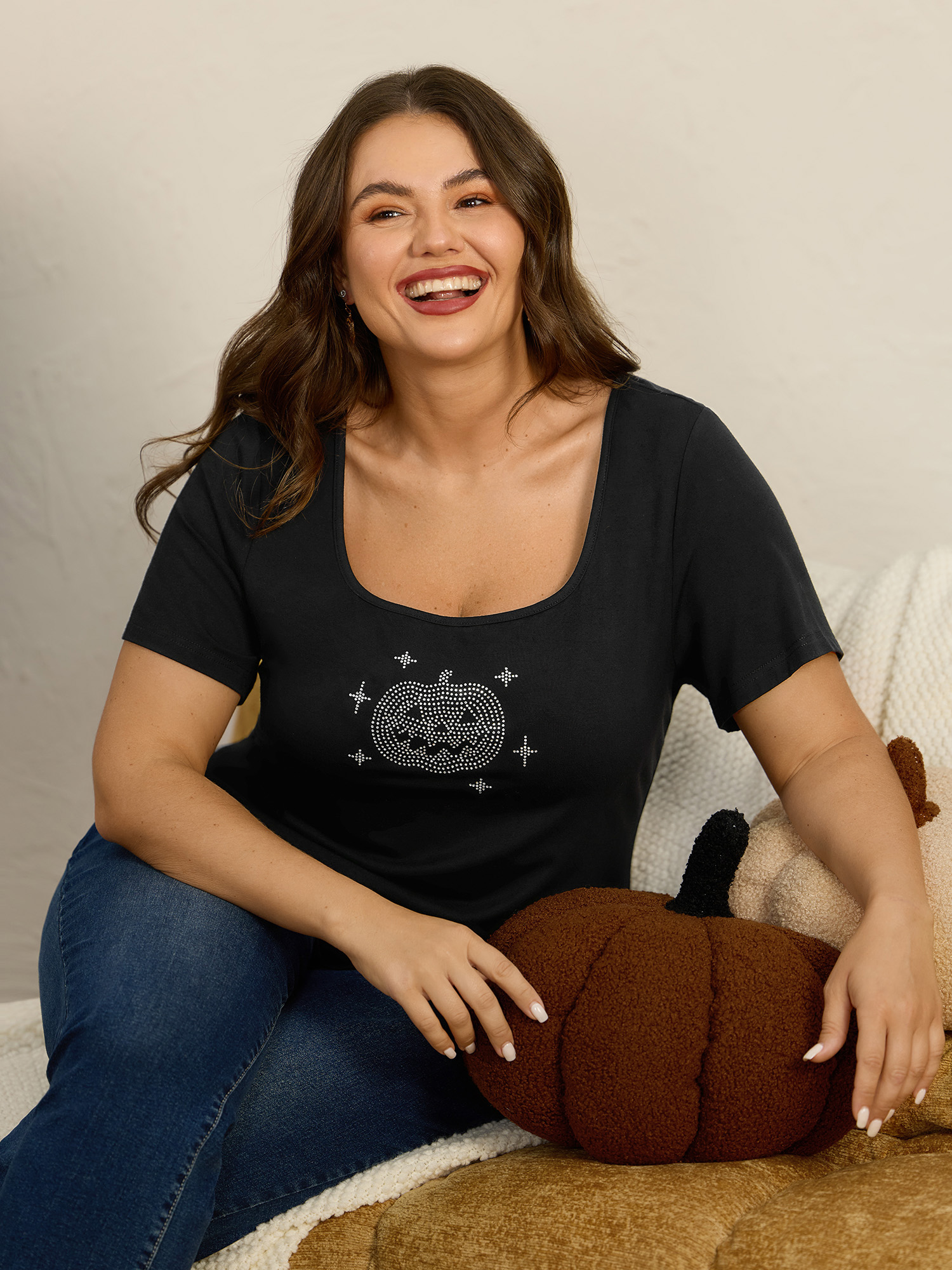 BloomChic Plus Size Stretch Rhinestone Jack-O-Lantern T-Shirt - Women's Black Solid Square Neck Comfort Midsection Fit Short sleeve 节庆款 T-shirts 22-24/2X