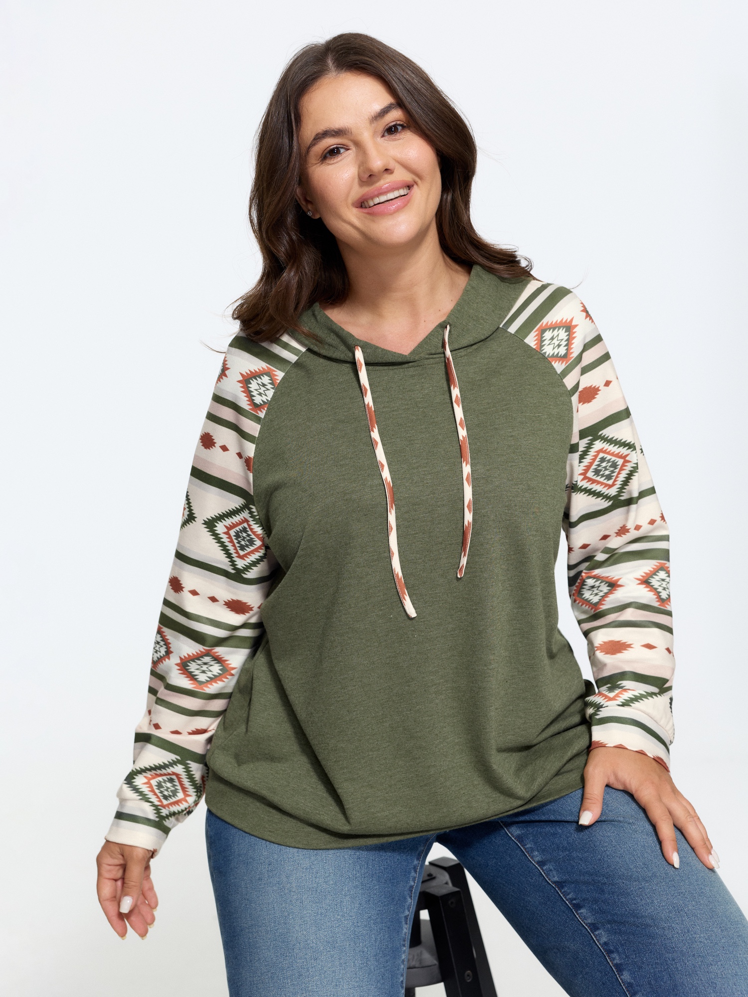 Bloomchic Geometric Print Raglan Sleeve Hooded Pullover In Comfrey