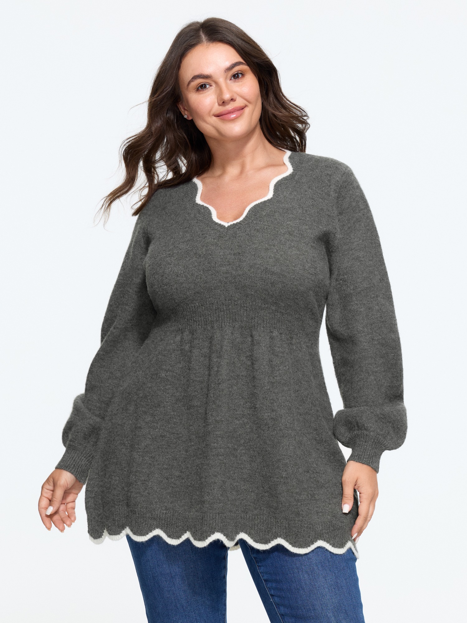 Bloomchic V‑neck Scalloped Edge Tunic Pullover In Dark Core