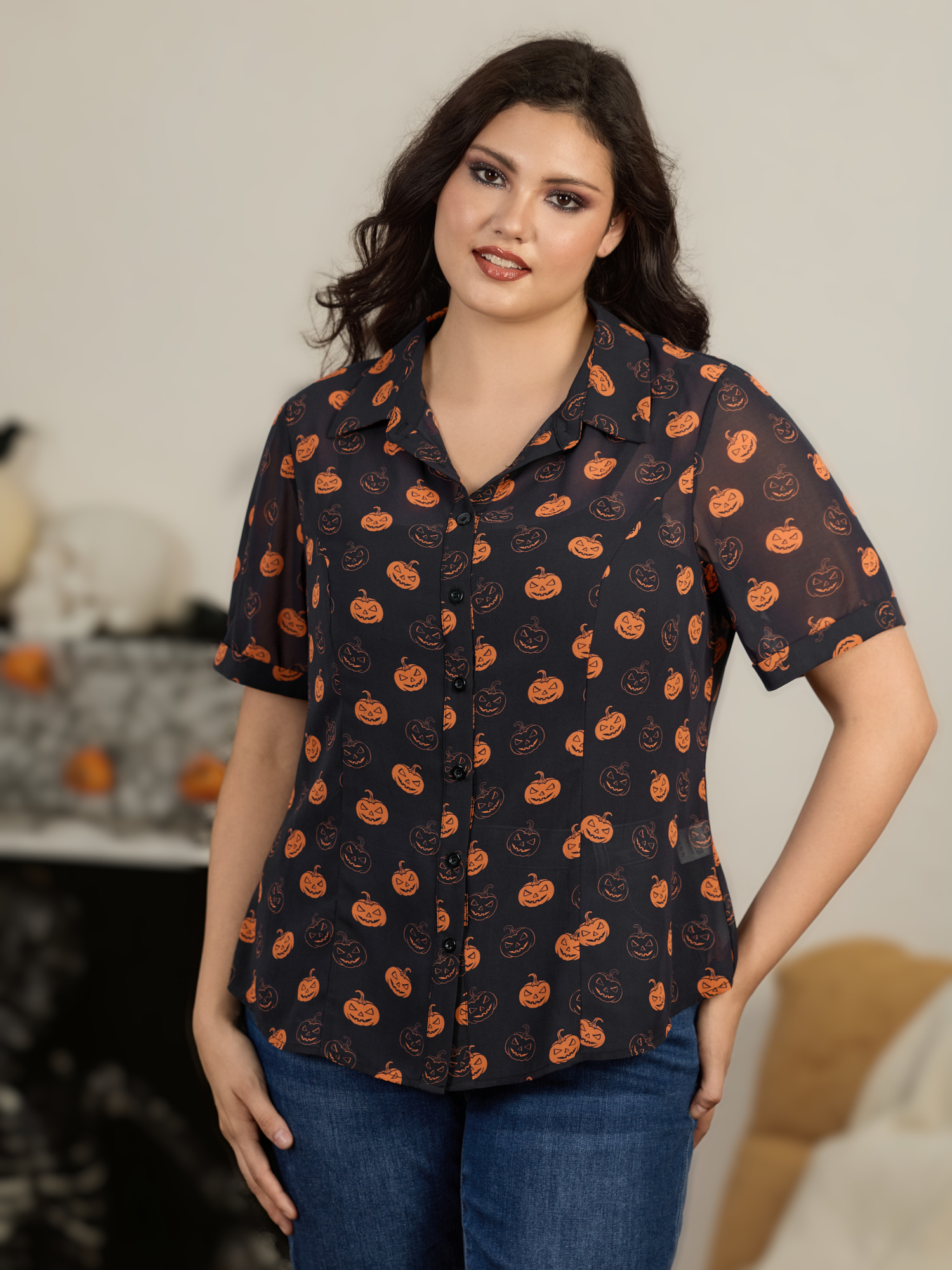 BloomChic Plus Size Pumpkin Jack‑o‑Lantern Print Button‑Front Blouse - Women's Black Halloween Collared Neck Short sleeve 节庆款 Blouses 30/4X