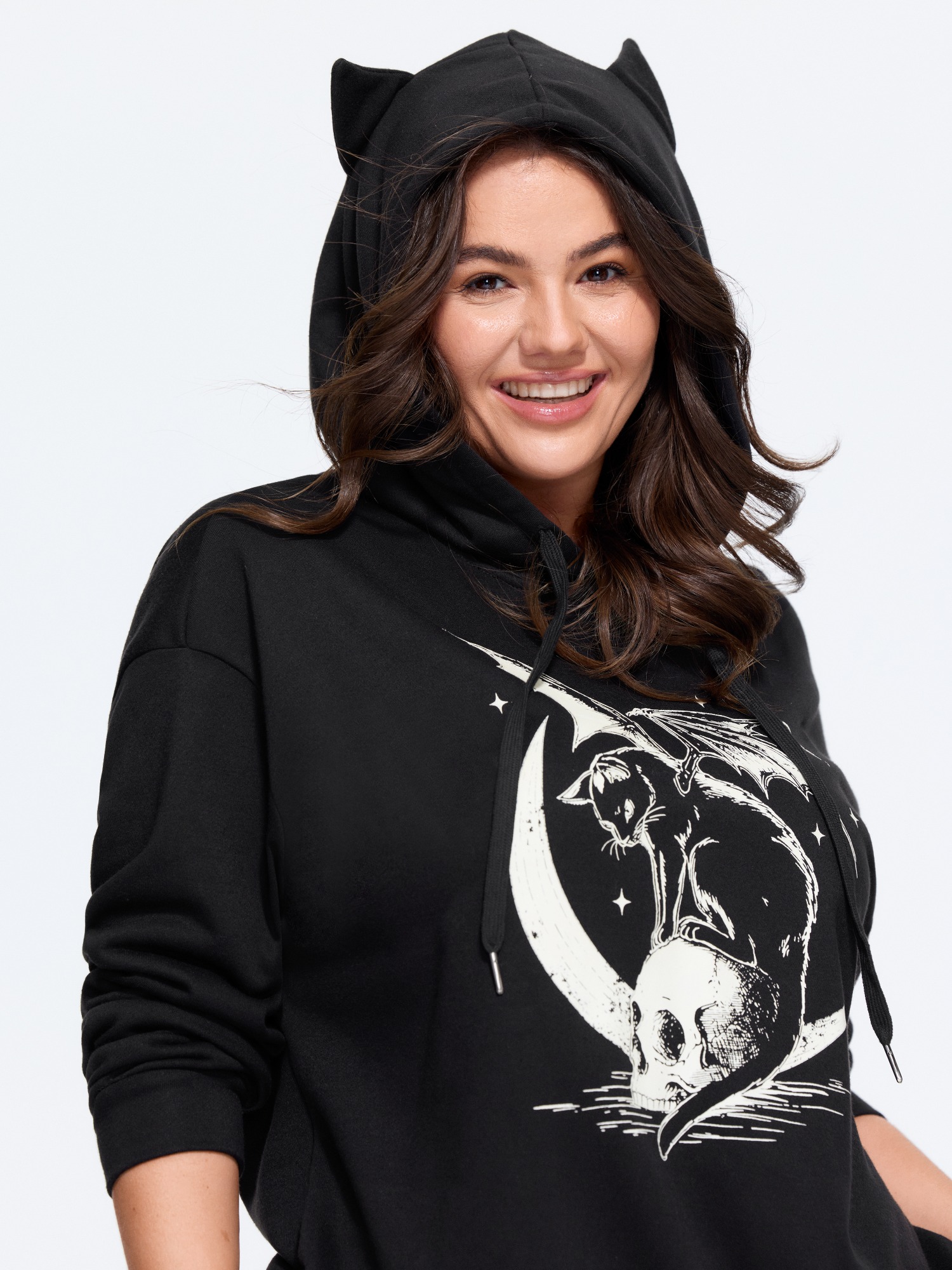 BloomChic Women's Plus Size Glow In The Dark Skull Bat Graphic Cat‑Ear Hoodie Sweatshirt Black Halloween Everyday-Casual Hooded Neck 10/M