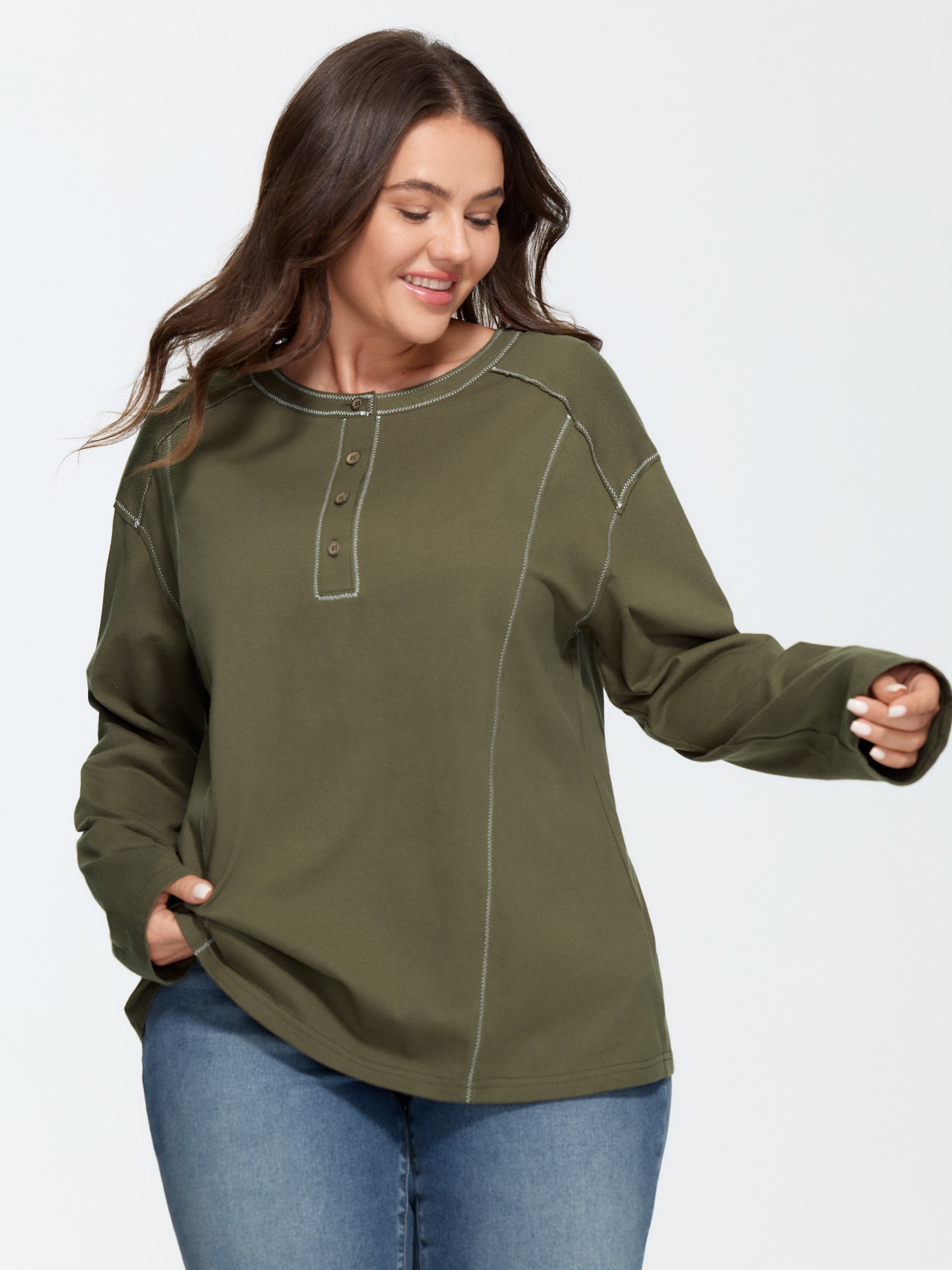 BloomChic Women's Plus Size Cotton Crew Neck Contrast Stitching T-Shirt ArmyGreen Solid Everyday-Casual Long Sleeve Round Neck 10/M