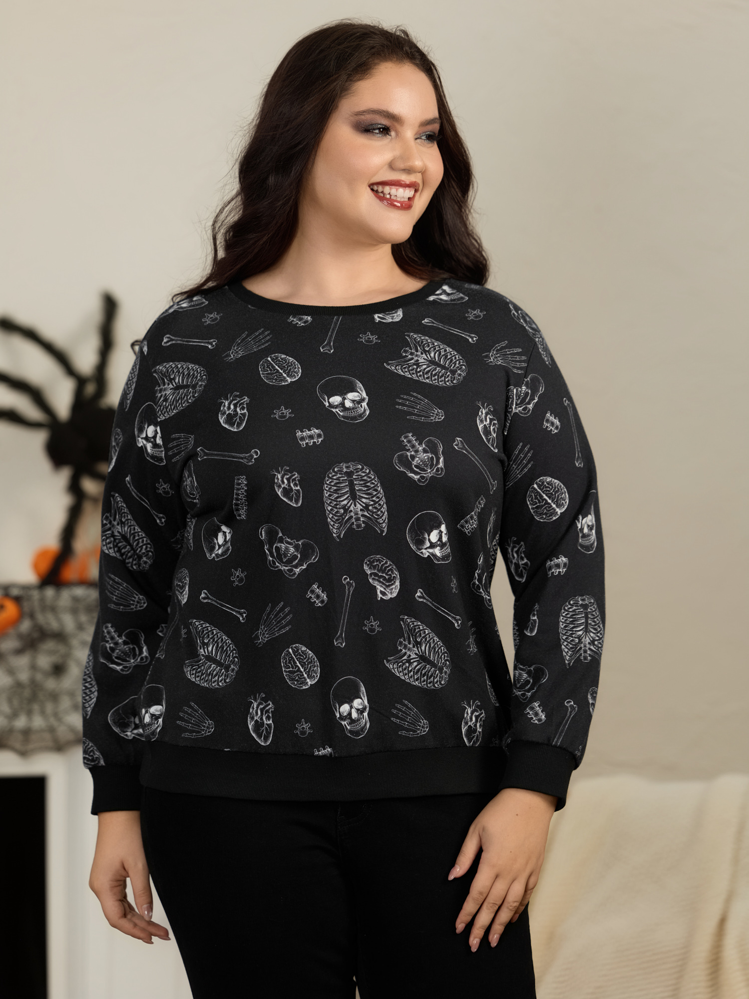 BloomChic Women's Plus Size Halloween Skeleton All‑Over Print Sweatshirt Black Everyday-Casual Round Neck 10/M
