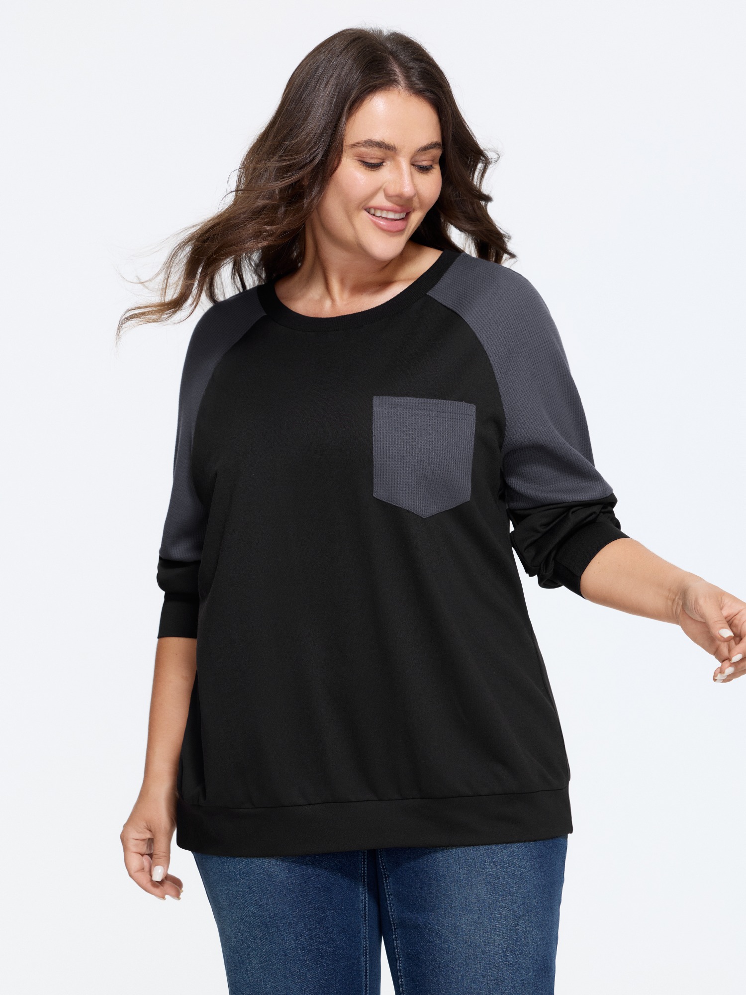BloomChic Women's Plus Size Supersoft Color Block Raglan Sleeve Pocket Patchwork Sweatshirt Black Everyday-Casual Round Neck 10/M