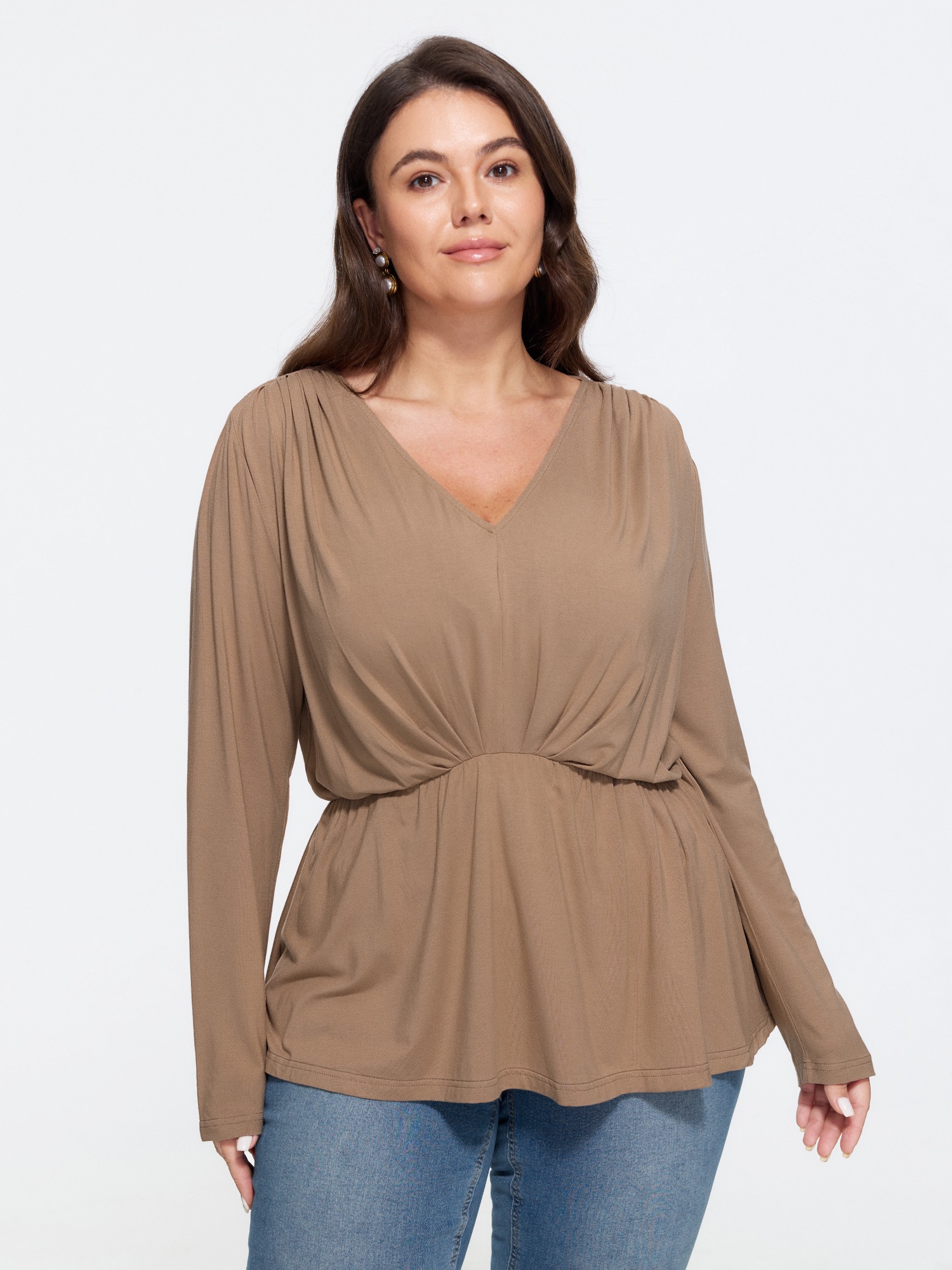 BloomChic Women's Plus Size Stretchy V Neck Ruched Shoulder T-Shirt Gilded Beige Solid Everyday-Elegant Long Sleeve V-Neck 10/M
