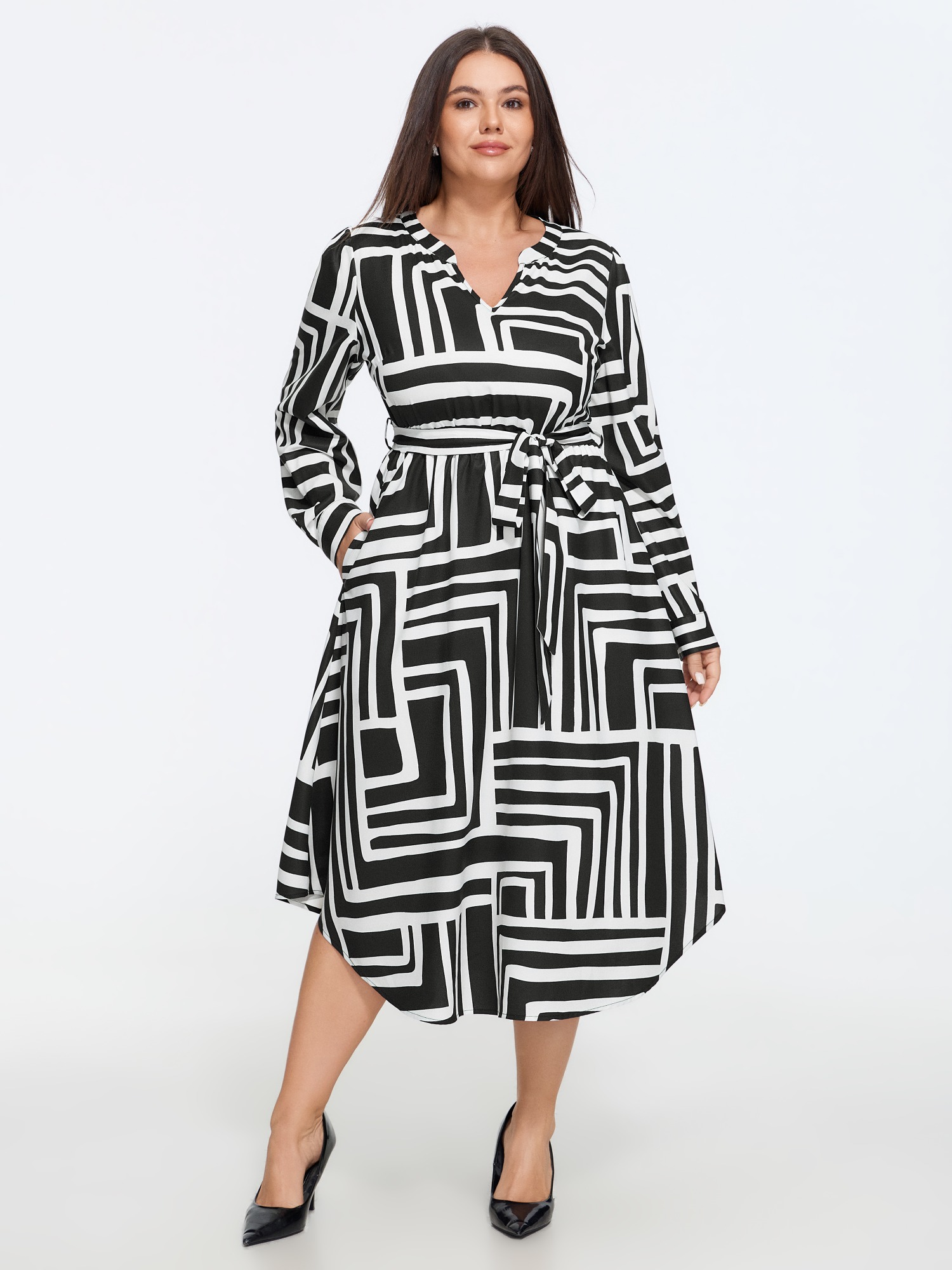 BloomChic Women's Plus Size Geometric Print Curved Hem Waist Tie Midi Dress Black Abstract Midi Office Lace-Up 10/M
