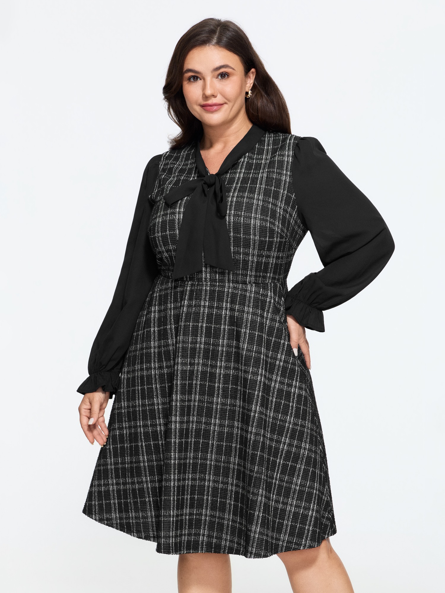 BloomChic Women's Plus Size Plaid Bow Tie Long Sleeve Mini Dress Pureblack Color Block Mini Everyday-Elegant Patchwork 12/L