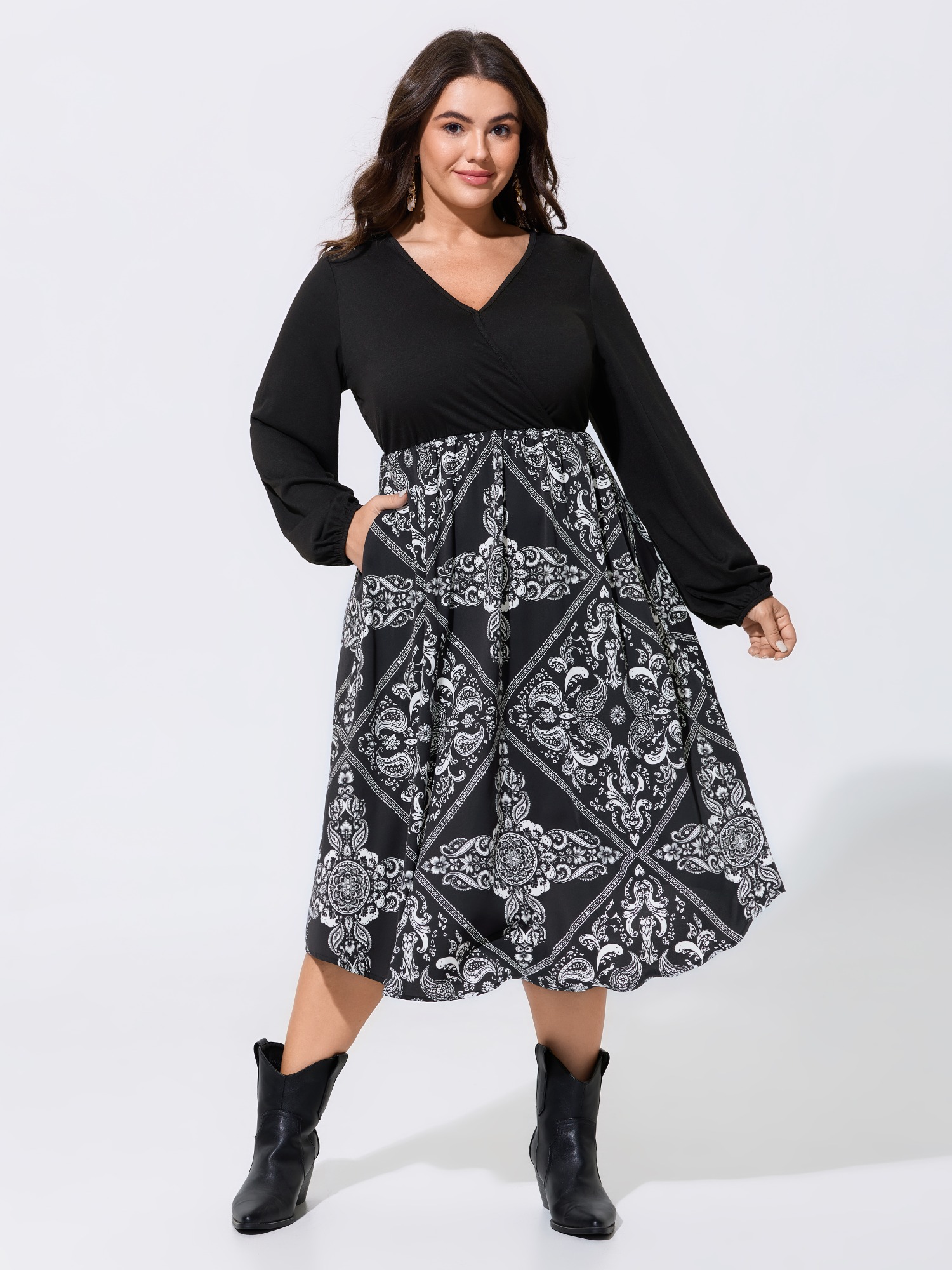 BloomChic Women's Plus Size Paisley Print Pocket Midi Dress BlackFlower Ethnic Floral Midi Vacation Wrap / Overlap 10/M