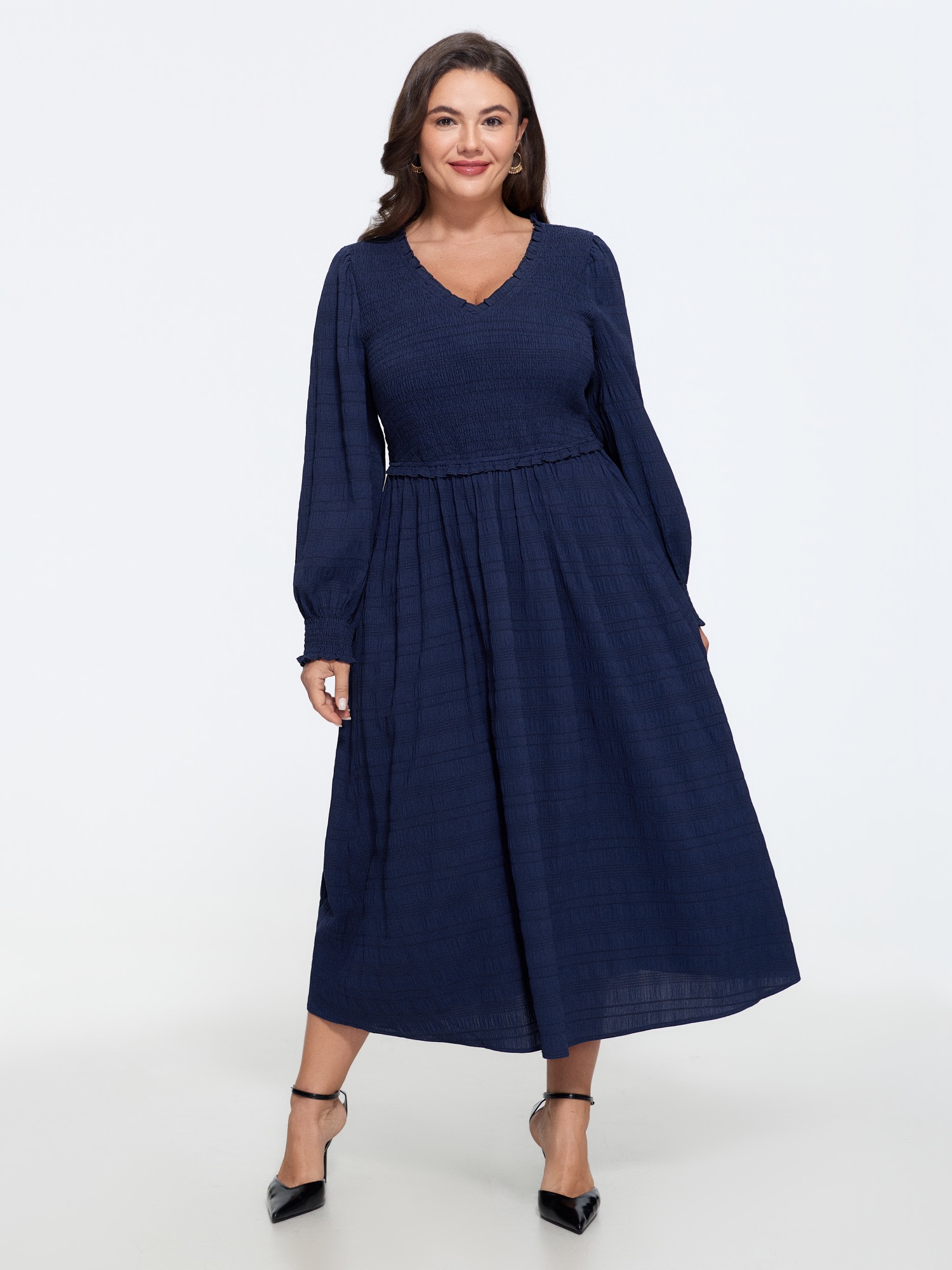 BloomChic Women's Plus Size Textured V Neck Shirred Midi Dress Ocean Solid Midi Everyday-Elegant Smocked 10/M