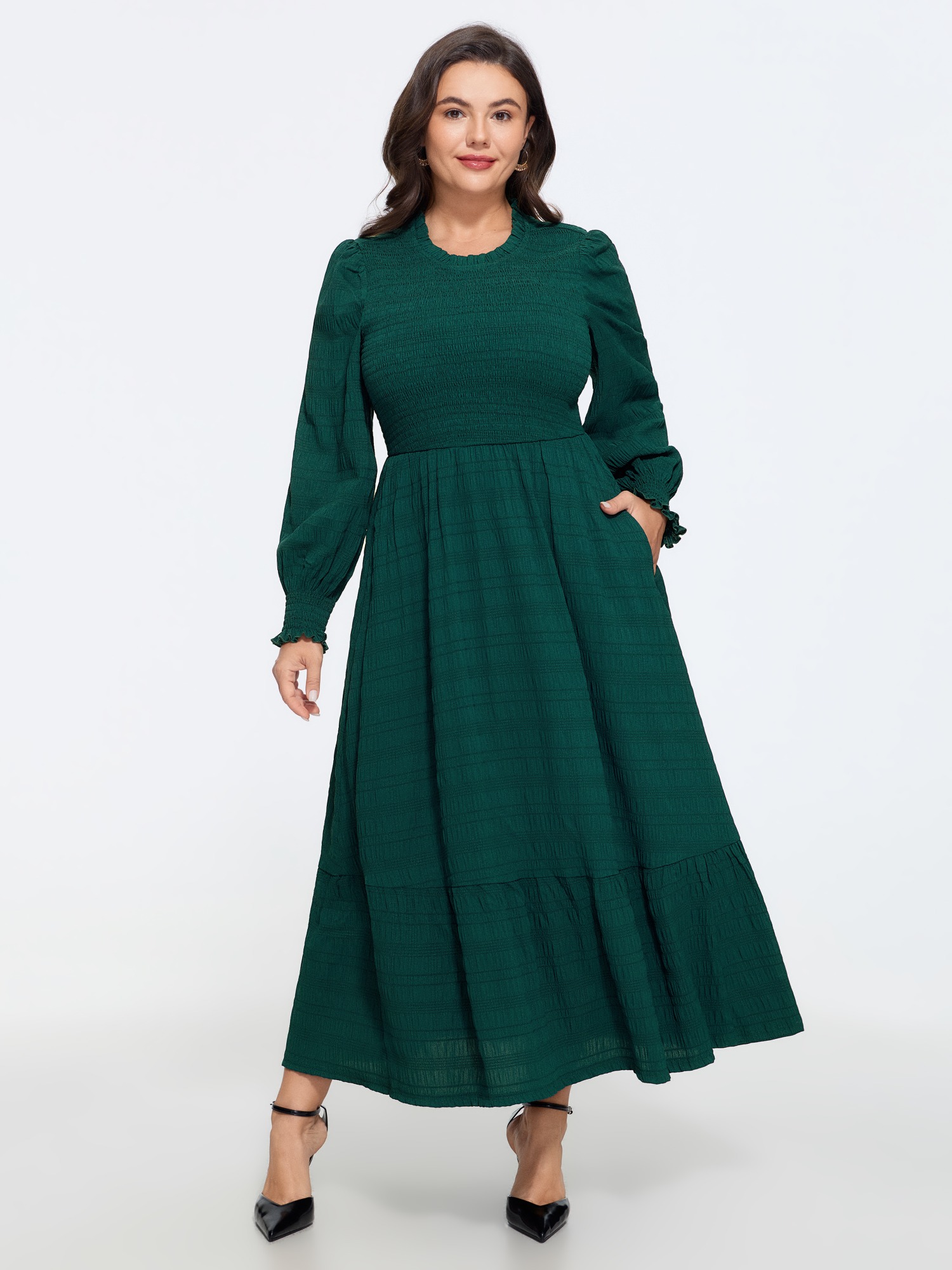 BloomChic Women's Plus Size Textured Ruffle Crew Neck Shirred Maxi Dress Dark Green Solid Maxi Everyday-Elegant Smocked 10/M