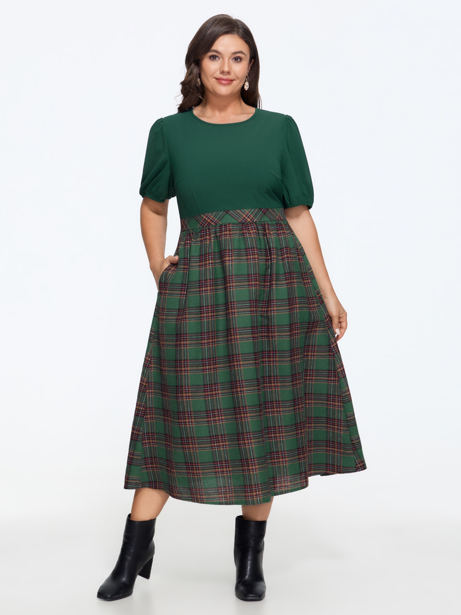 BloomChic Plus Size Plaid Patchwork Round Neck Pocket Midi Dress - Curve Ladies Evergreen 节庆款 Short sleeve Plaid Side Pocket Daily Dresses 14/M