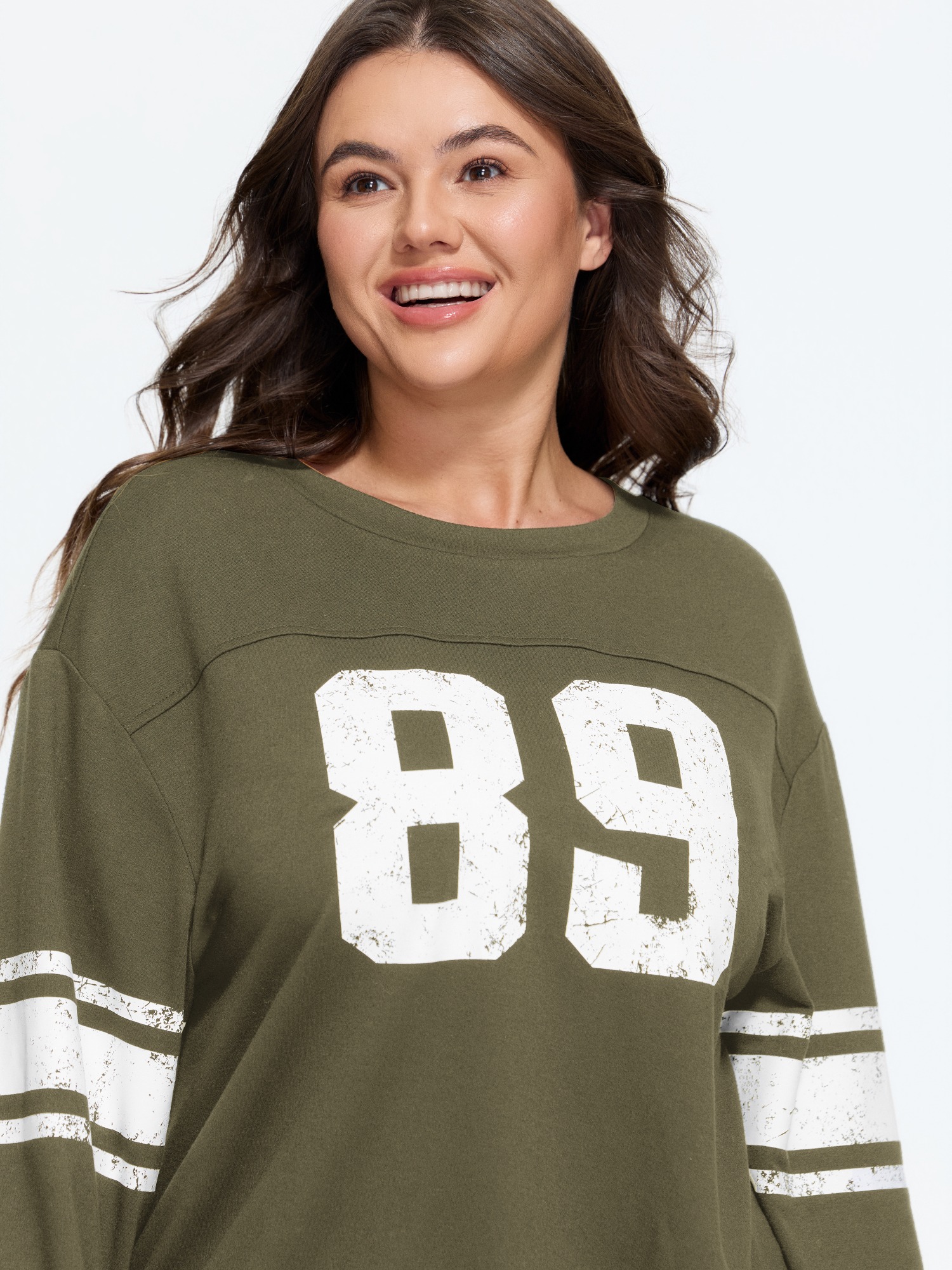 BloomChic Women's Plus Size Vintage 89 Number Print Sweatshirt Capulet Olive Everyday-Casual Round Neck 10/M