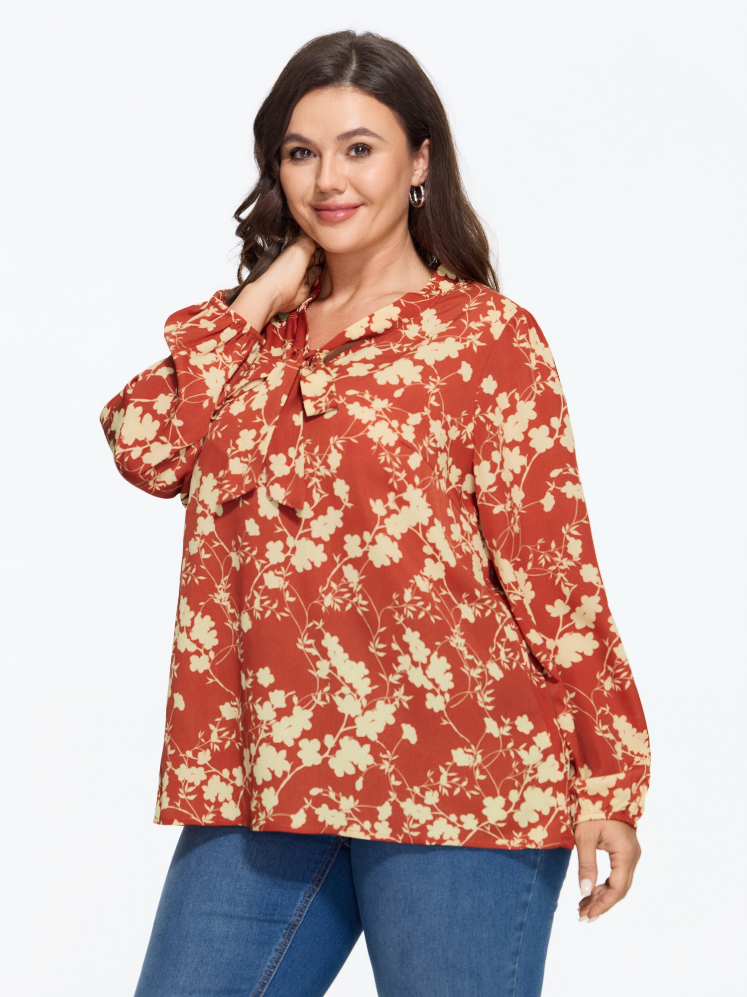 BloomChic Women's Plus Size Floral Print Bow Tie Neck Blouse Multicolor Floral Everyday-Elegant Long Sleeve Tie-Neck 10/M