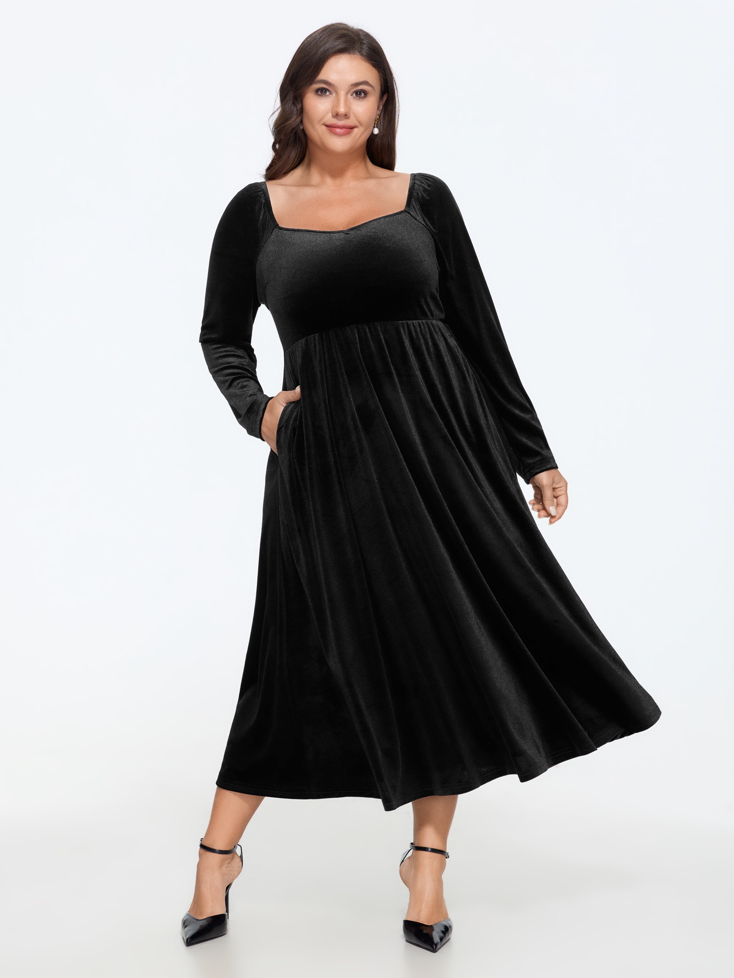 BloomChic Women's Plus Size Stretchy Velvet Pocket Flowy Maxi Dress Black Solid Maxi Everyday-Elegant Smocked 10/M