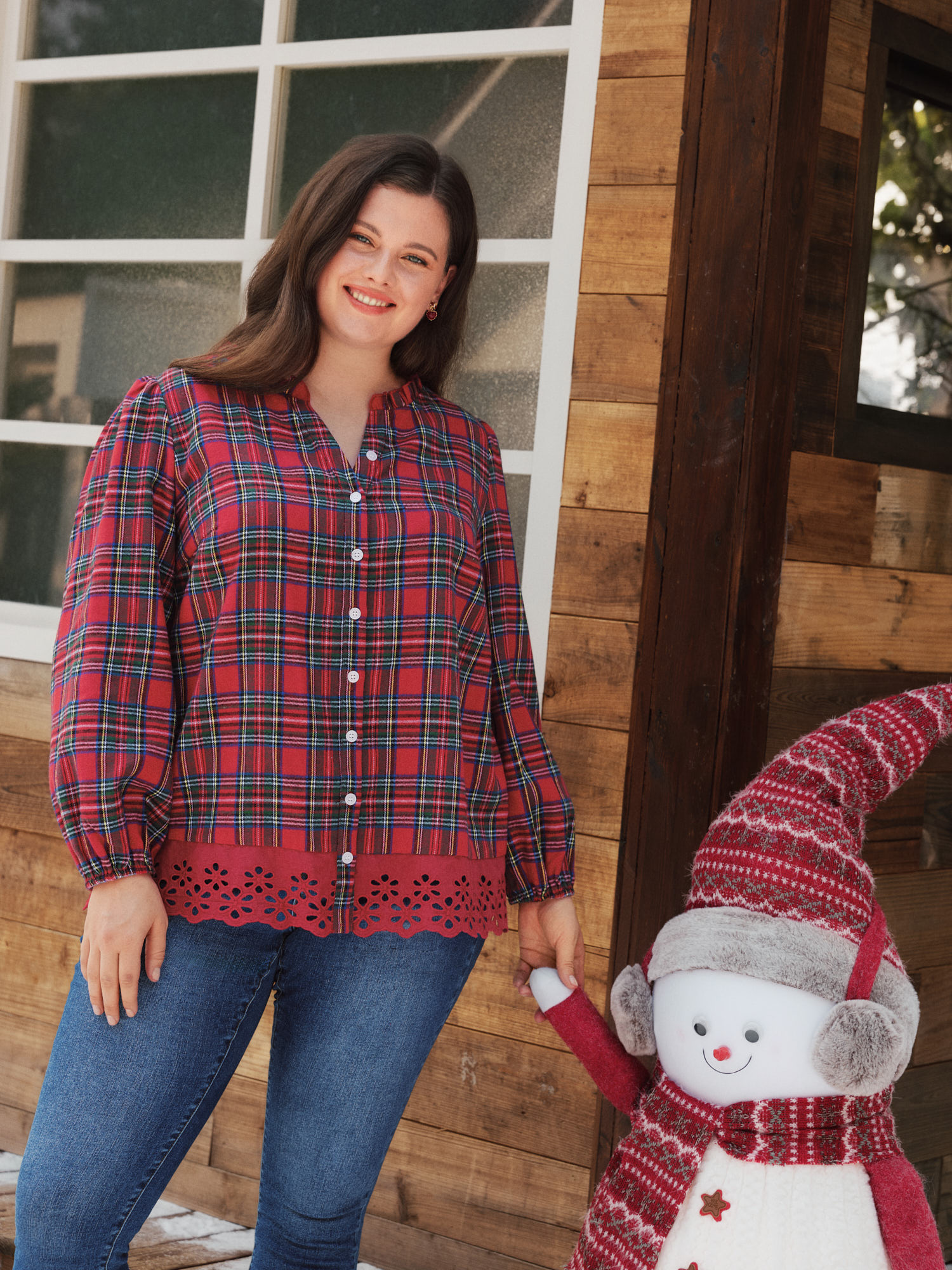 BloomChic Plus Size Plaid Ruffle Neck Eyelet Hem Blouse - Women's Urban Red Plaid V-Notch Neck Comfort Sleeve Fit Long Sleeve 节庆款 Shirts 14/M