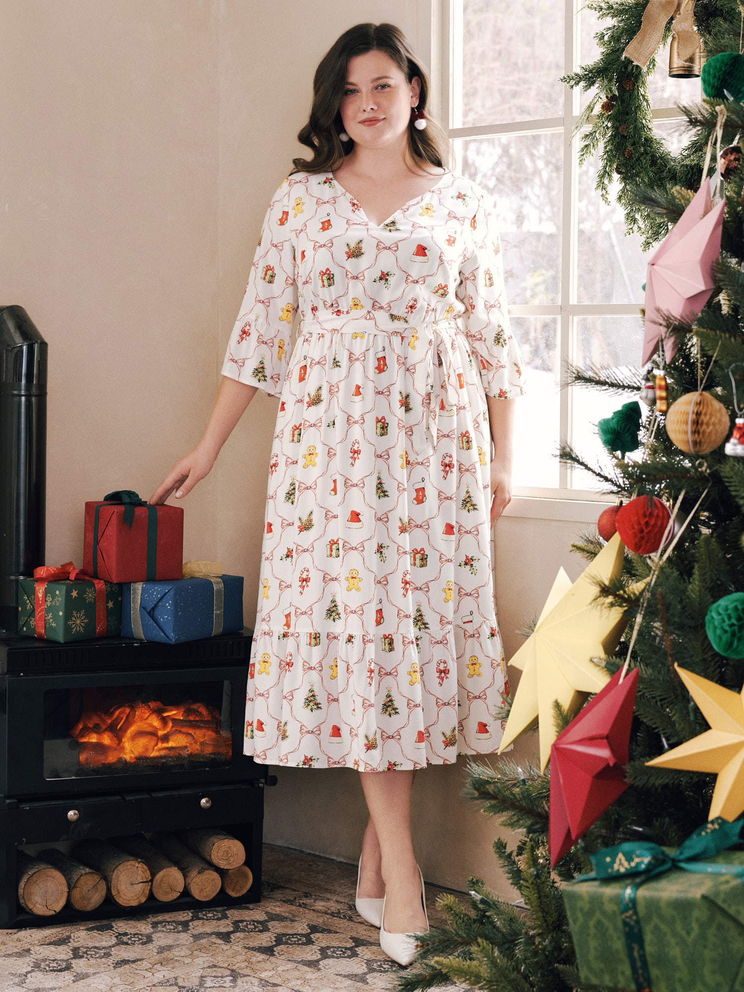 BloomChic Plus Size Christmas Print 3/4 Sleeve Tiered Midi Dress - Curve Ladies Mangano Calcite 节庆款 3/4 Sleeve Christmas Side Pocket Daily Dresses 34/6X
