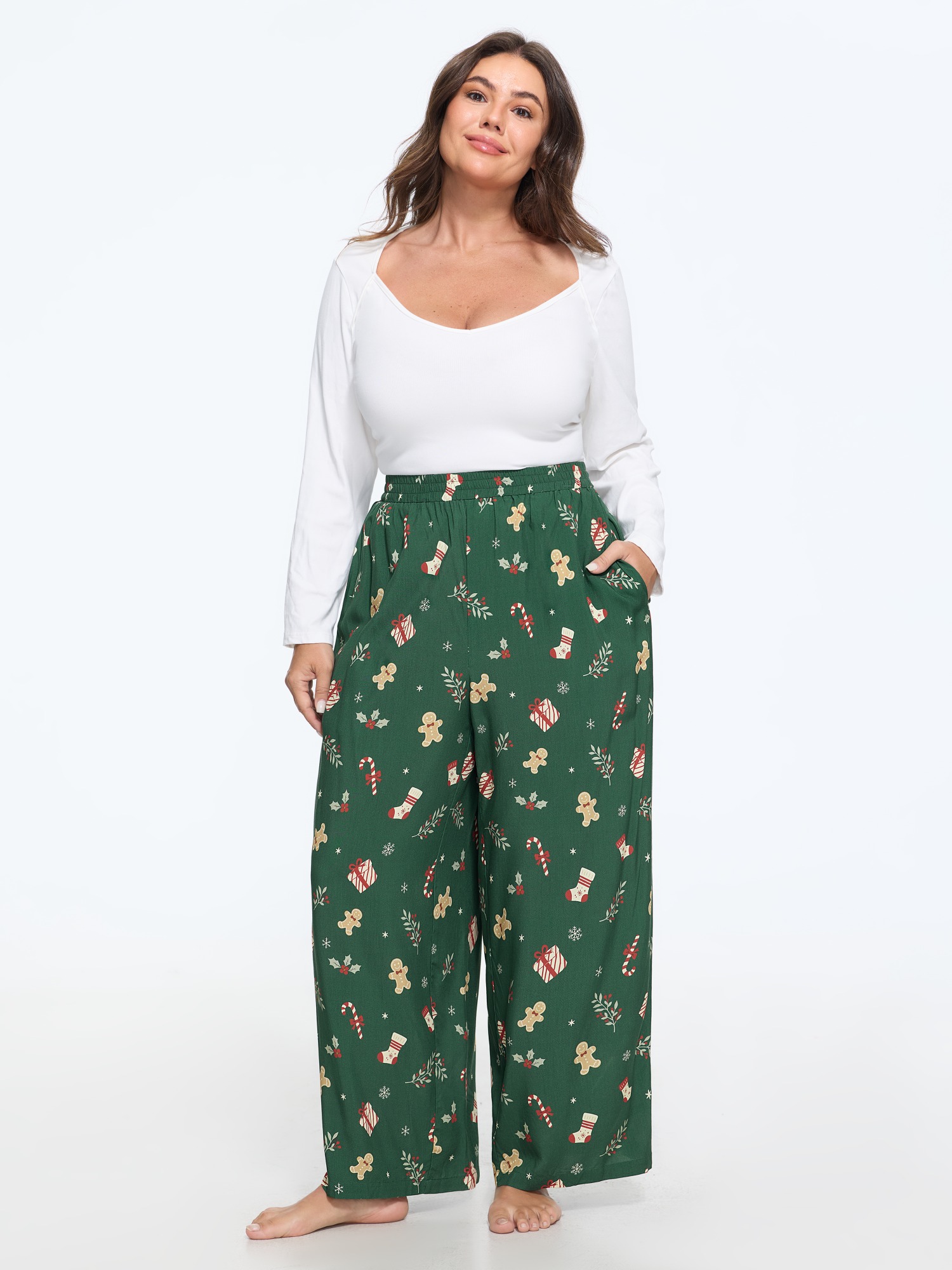 BloomChic Plus Size Supersoft Gingerbread Man Print Pocket Lounge Bottoms - Women's Supersoft Dark Green Christmas Hidden Pocket Leg-Enhancing Fit Lounge Bottoms 32/5X