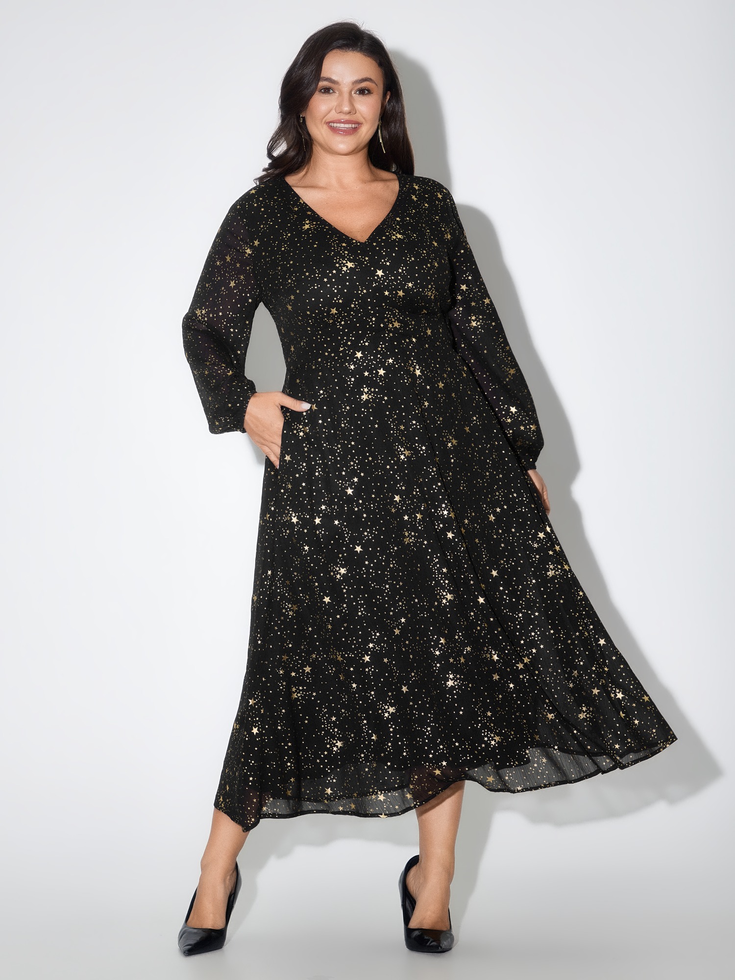 BloomChic Women's Plus Size Glitter Star Print Pocket Flowy Midi Dress Black Occasion Maxi Smocked V-Neck 10/M