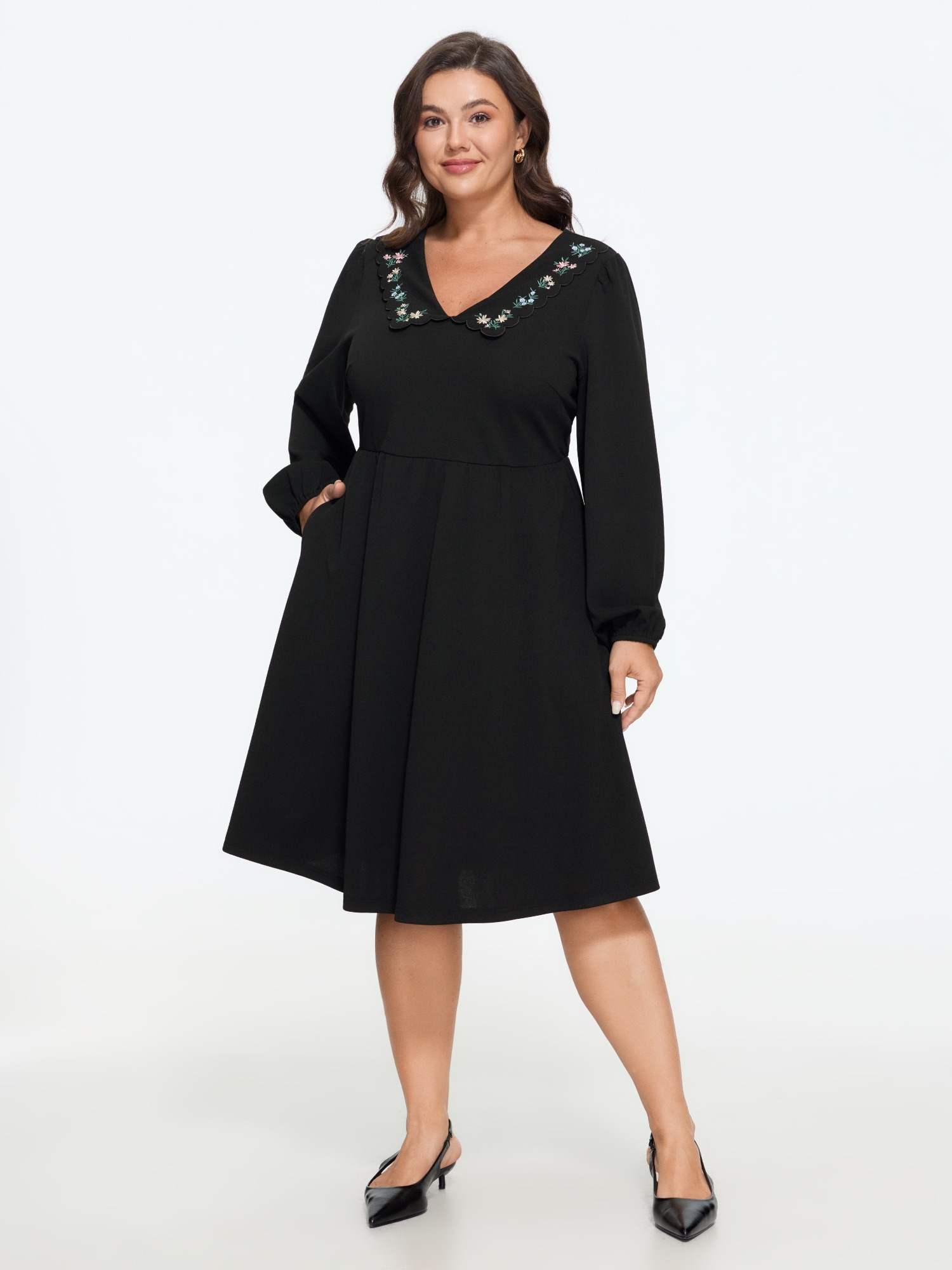 BloomChic Women's Plus Size Floral Embroidered Scalloped Collar Mini Dress Black Solid cropped Everyday-Elegant Embroidered 10/M